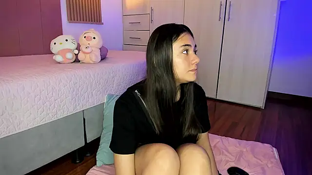 mia nevaeh online show from November 2025 08:03:01 PM