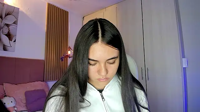 mia nevaeh online show from March 2026 08:25:02 PM