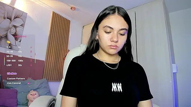 Snapshot of mia_nevaeh chatting on May 2026 09:12:02 PM mia nevaeh online show from May 2026 09:12:02 PM