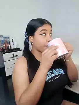 Snapshot of Fanny_Klean chatting on February 2025 05:46:01 AM Fanny Klean online show from February 2025 05:46:01 AM