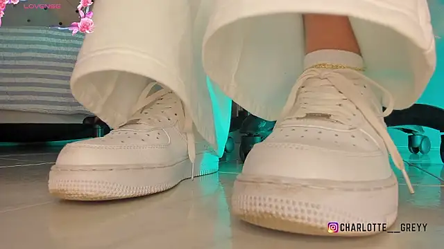 charlotte  grey online show from February 2026 11:42:02 AM