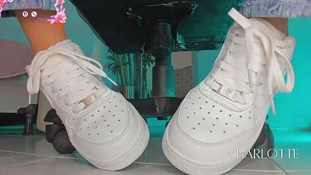 charlotte  grey online show from February 2026 08:07:01 PM