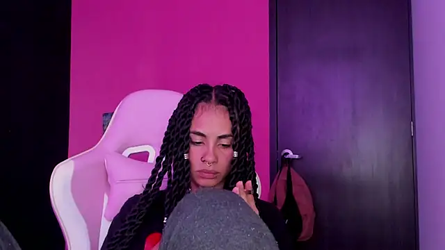 Juanadearco5 online show from January 2025 09:34:01 PM