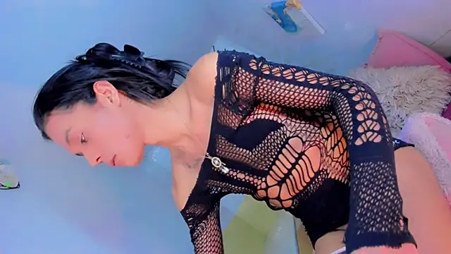 Snapshot of gilbanys_22 chatting on February 2025 08:33:01 AM gilbanys 22 online show from February 2025 08:33:01 AM