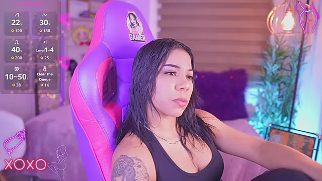 Snapshot of madelyn_rose_ chatting on October 2025 05:04:01 AM madelyn rose online show from October 2025 05:04:01 AM