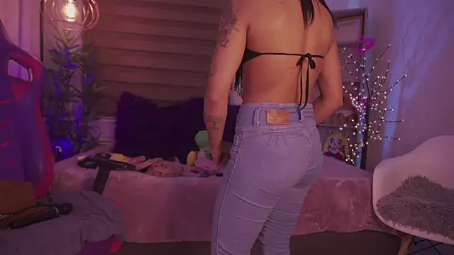 Snapshot of madelyn_rose_ chatting on October 2025 02:01:02 AM madelyn rose online show from October 2025 02:01:02 AM