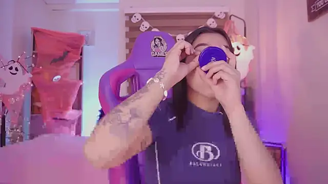 Snapshot of madelyn_rose_ chatting on October 2025 02:47:02 AM madelyn rose online show from October 2025 02:47:02 AM