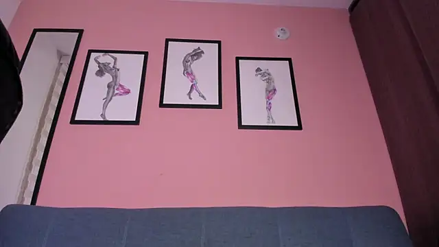 Snapshot of SensualJane2 chatting on March 2025 03:52:01 AM SensualJane2 online show from March 2025 03:52:01 AM