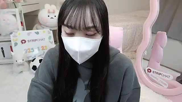 Snapshot of momo_room chatting on January 2025 10:11:02 AM momo room online show from January 2025 10:11:02 AM