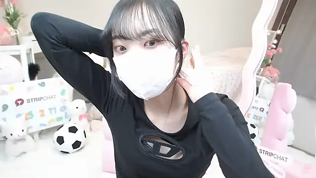 Snapshot of momo_room chatting on February 2025 10:40:02 AM momo room online show from February 2025 10:40:02 AM