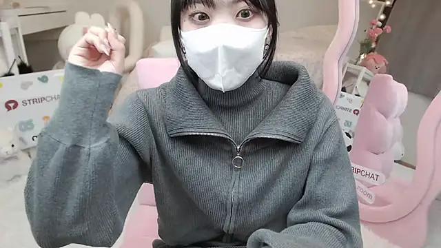 Snapshot of momo_room chatting on February 2025 12:05:02 PM momo room online show from February 2025 12:05:02 PM