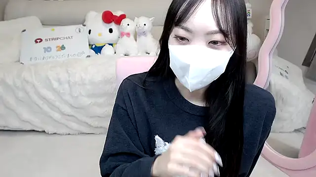 Snapshot of momo_room chatting on October 2025 06:08:01 AM momo room online show from October 2025 06:08:01 AM