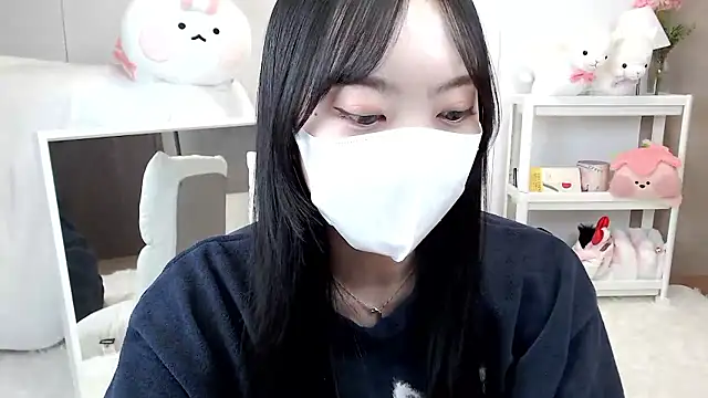 Snapshot of momo_room chatting on April 2026 11:26:01 AM momo room online show from April 2026 11:26:01 AM