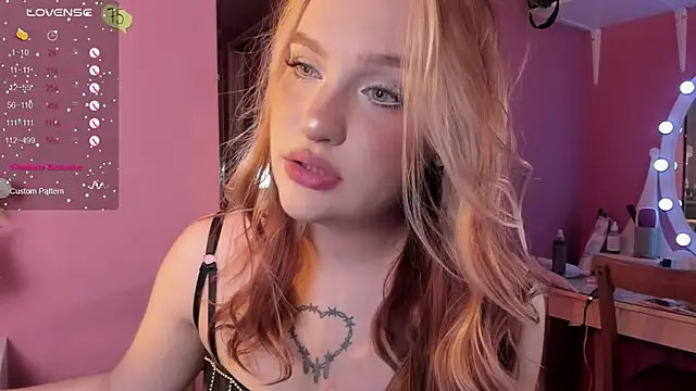 CarolineLovers online show from November 2025 09:11:01 PM