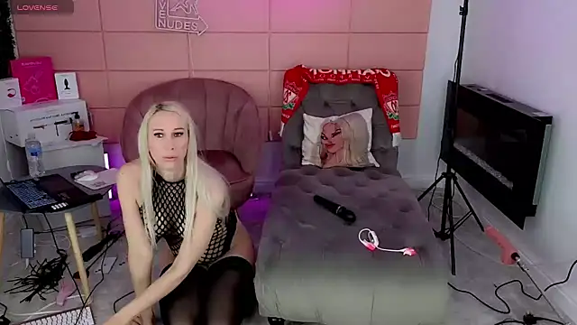 Snapshot of nurse-barbie chatting on May 2026 03:18:01 PM nurse-barbie online show from May 2026 03:18:01 PM