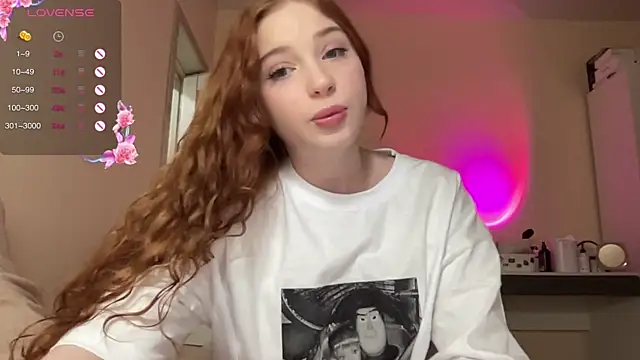 Snapshot of cinnabon_girls chatting on January 2025 03:47:01 PM cinnabon girls online show from January 2025 03:47:01 PM