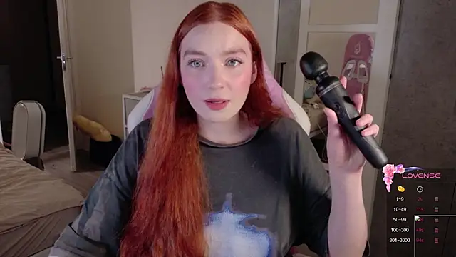 Snapshot of cinnabon_girls chatting on February 2026 05:52:01 PM cinnabon girls online show from February 2026 05:52:01 PM