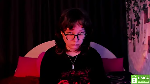 dreamgirllovee online show from October 2025 09:15:01 PM