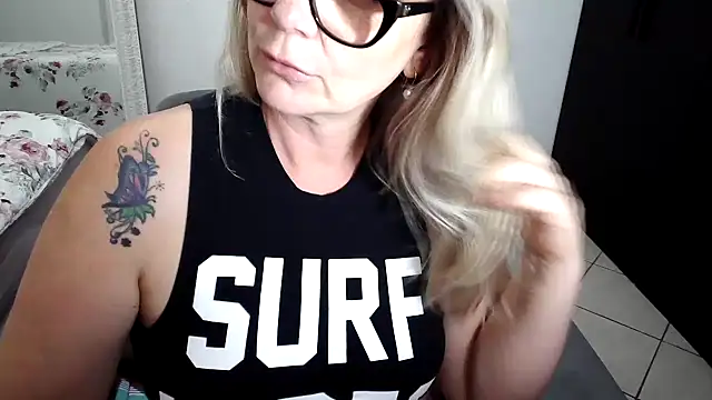 Snapshot of Micchellina chatting on December 2024 10:21:01 PM Micchellina online show from December 2024 10:21:01 PM