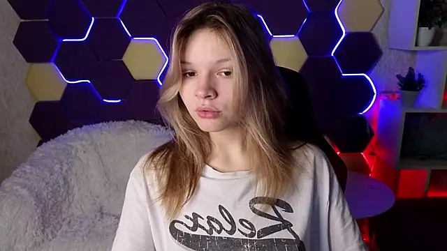 Snapshot of LitaBrom chatting on January 2025 01:11:01 AM LitaBrom online show from January 2025 01:11:01 AM