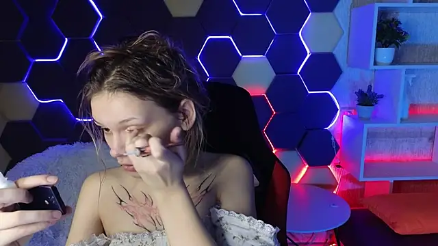 Snapshot of LitaBrom chatting on January 2025 08:31:01 AM LitaBrom online show from January 2025 08:31:01 AM