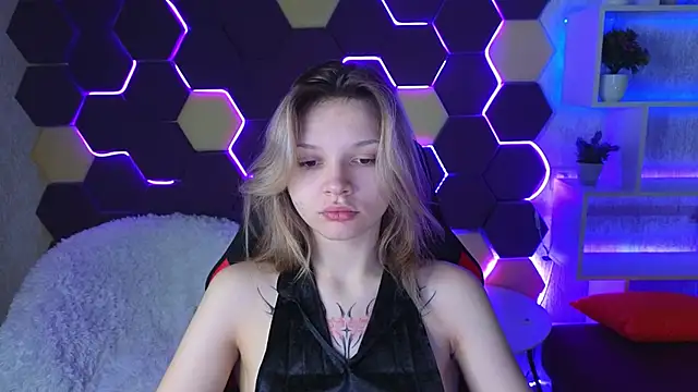 Snapshot of LitaBrom chatting on January 2025 01:19:01 AM LitaBrom online show from January 2025 01:19:01 AM