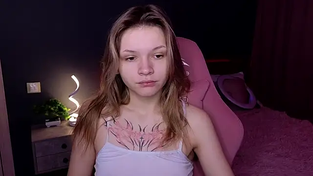 Snapshot of LitaBrom chatting on February 2025 01:04:01 AM LitaBrom online show from February 2025 01:04:01 AM