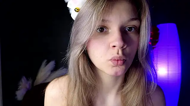 Snapshot of LitaBrom chatting on March 2025 01:10:02 AM LitaBrom online show from March 2025 01:10:02 AM