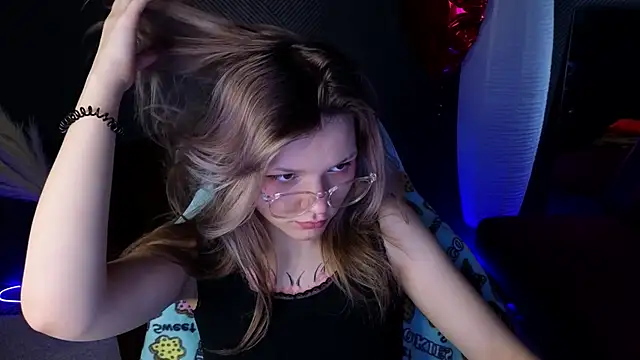 Snapshot of LitaBrom chatting on March 2025 04:13:01 AM LitaBrom online show from March 2025 04:13:01 AM