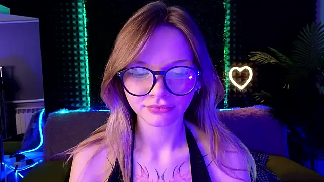 Snapshot of LitaBrom chatting on October 2025 02:09:01 AM LitaBrom online show from October 2025 02:09:01 AM