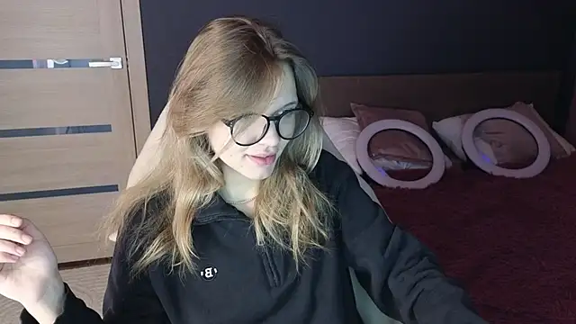 Snapshot of LitaBrom chatting on October 2025 02:03:02 AM LitaBrom online show from October 2025 02:03:02 AM