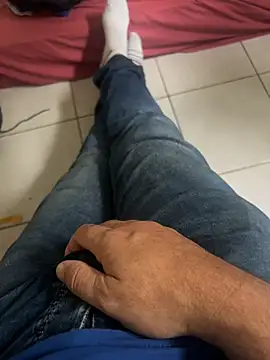 rjuanito973 online show from March 2026 03:27:02 PM