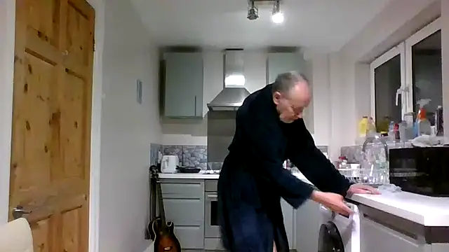 jimmybenido online show from December 2025 05:29:02 PM