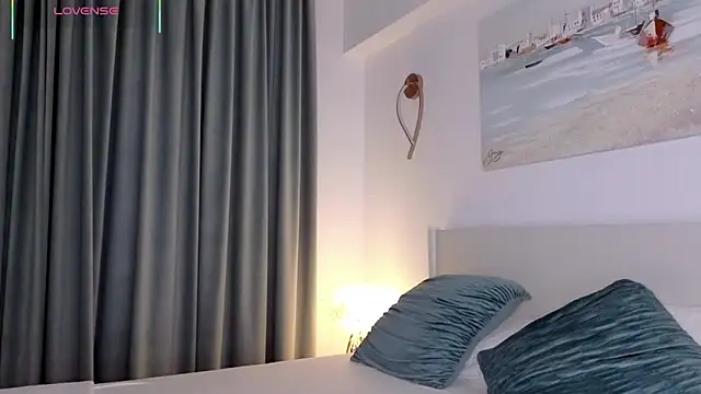 ReyaSophia online show from September 2025 05:45:01 PM