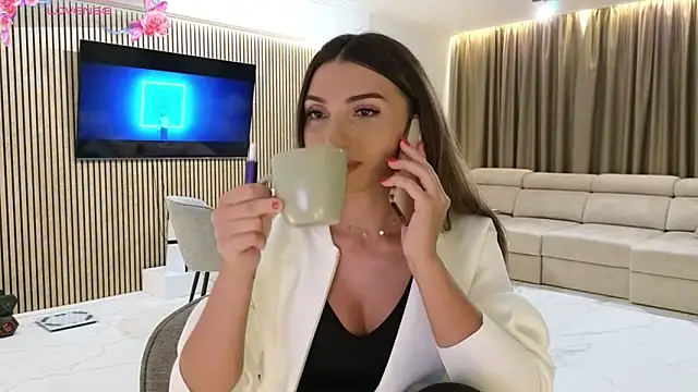 ReyaSophia online show from October 2025 07:44:02 PM