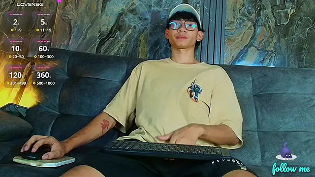 Snapshot of Daviid_laidd chatting on January 2025 06:01:02 AM Daviid laidd online show from January 2025 06:01:02 AM