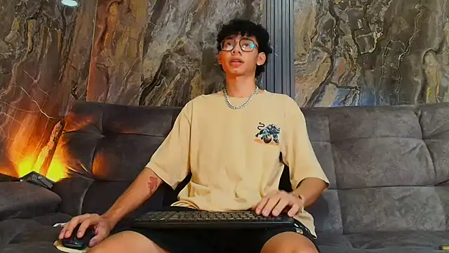 Snapshot of Daviid_laidd chatting on January 2025 05:11:01 AM Daviid laidd online show from January 2025 05:11:01 AM