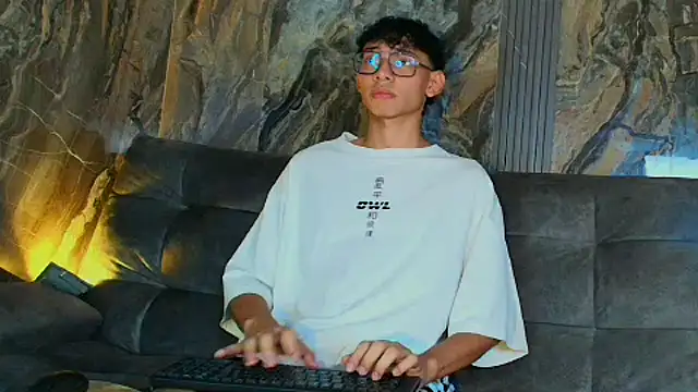 Snapshot of Daviid_laidd chatting on January 2025 10:04:01 PM Daviid laidd online show from January 2025 10:04:01 PM