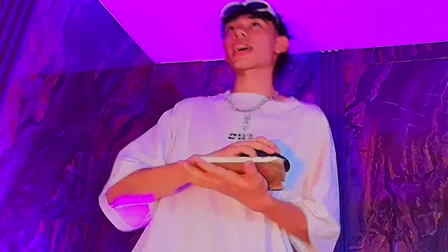 Snapshot of Daviid_laidd chatting on January 2025 01:08:01 AM Daviid laidd online show from January 2025 01:08:01 AM