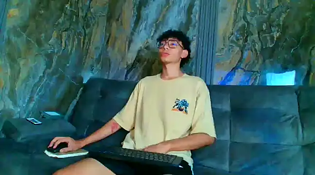 Snapshot of Daviid_laidd chatting on January 2025 01:58:02 AM Daviid laidd online show from January 2025 01:58:02 AM