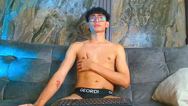 Snapshot of Daviid_laidd chatting on February 2025 12:32:01 AM Daviid laidd online show from February 2025 12:32:01 AM