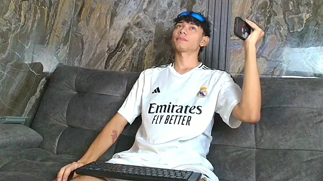 Snapshot of Daviid_laidd chatting on March 2025 06:32:01 PM Daviid laidd online show from March 2025 06:32:01 PM