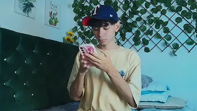 Snapshot of Daviid_laidd chatting on March 2025 07:42:02 PM Daviid laidd online show from March 2025 07:42:02 PM