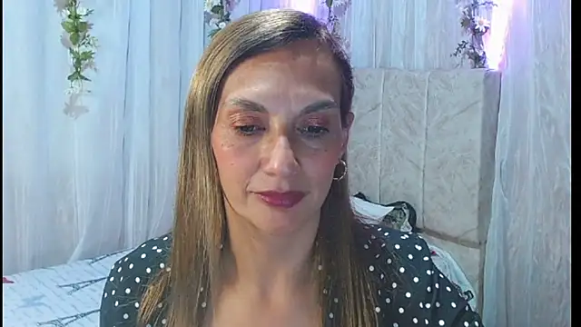 italagomez  online show from March 2025 11:23:01 PM