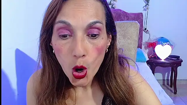 italagomez  online show from November 2025 11:49:02 PM