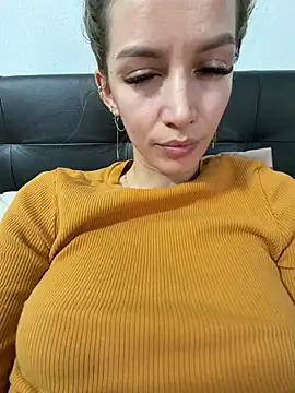 IvySamek online show from May 2026 12:31:02 PM