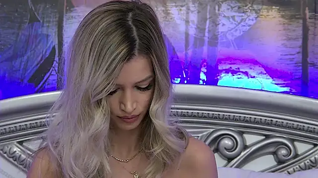 IvySamek online show from July 2026 06:12:01 PM
