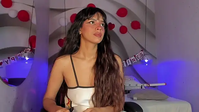 Snapshot of IamNayuta chatting on February 2025 01:40:01 AM IamNayuta online show from February 2025 01:40:01 AM