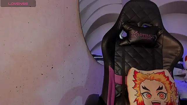 Snapshot of IamNayuta chatting on September 2025 08:32:02 PM IamNayuta online show from September 2025 08:32:02 PM