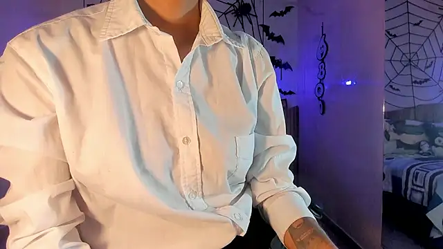 Snapshot of IamNayuta chatting on October 2025 07:43:01 PM IamNayuta online show from October 2025 07:43:01 PM